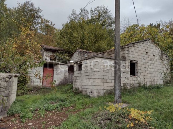 casa indipendente in vendita ad Alatri