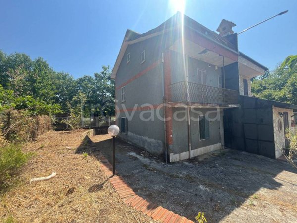 casa indipendente in vendita ad Alatri