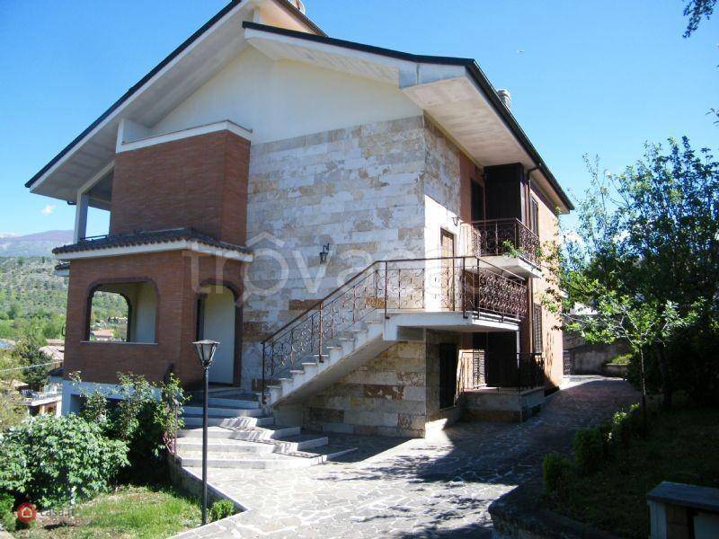casa indipendente in vendita ad Alatri