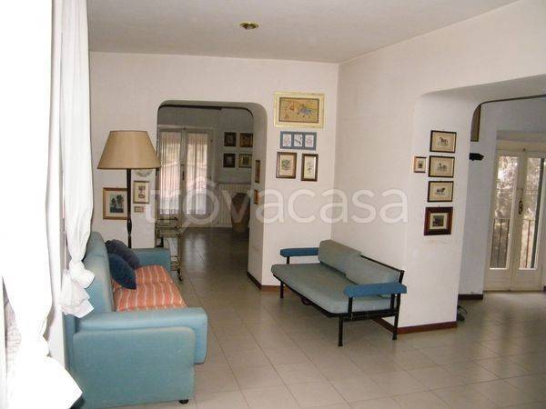 casa indipendente in vendita ad Alatri