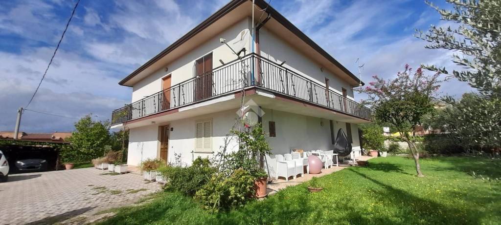 appartamento in vendita ad Alatri in zona Tecchiena
