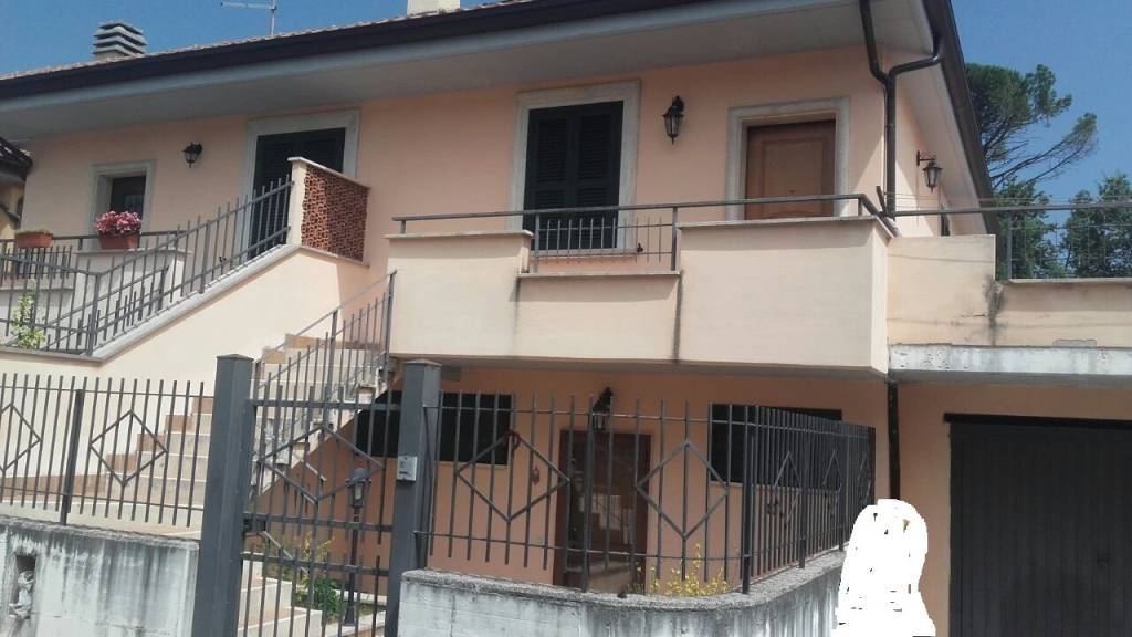 casa indipendente in vendita ad Alatri