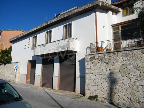 casa indipendente in vendita ad Alatri