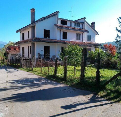 casa indipendente in vendita ad Alatri