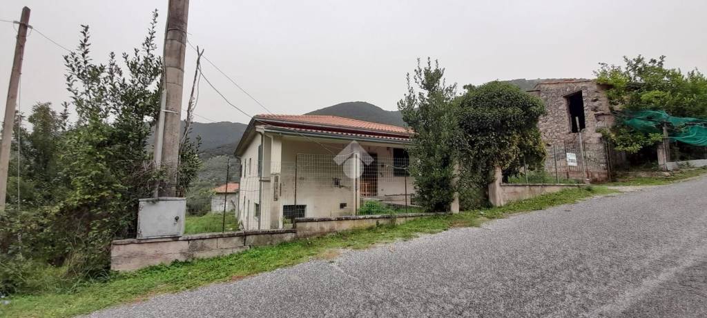 casa indipendente in vendita ad Alatri