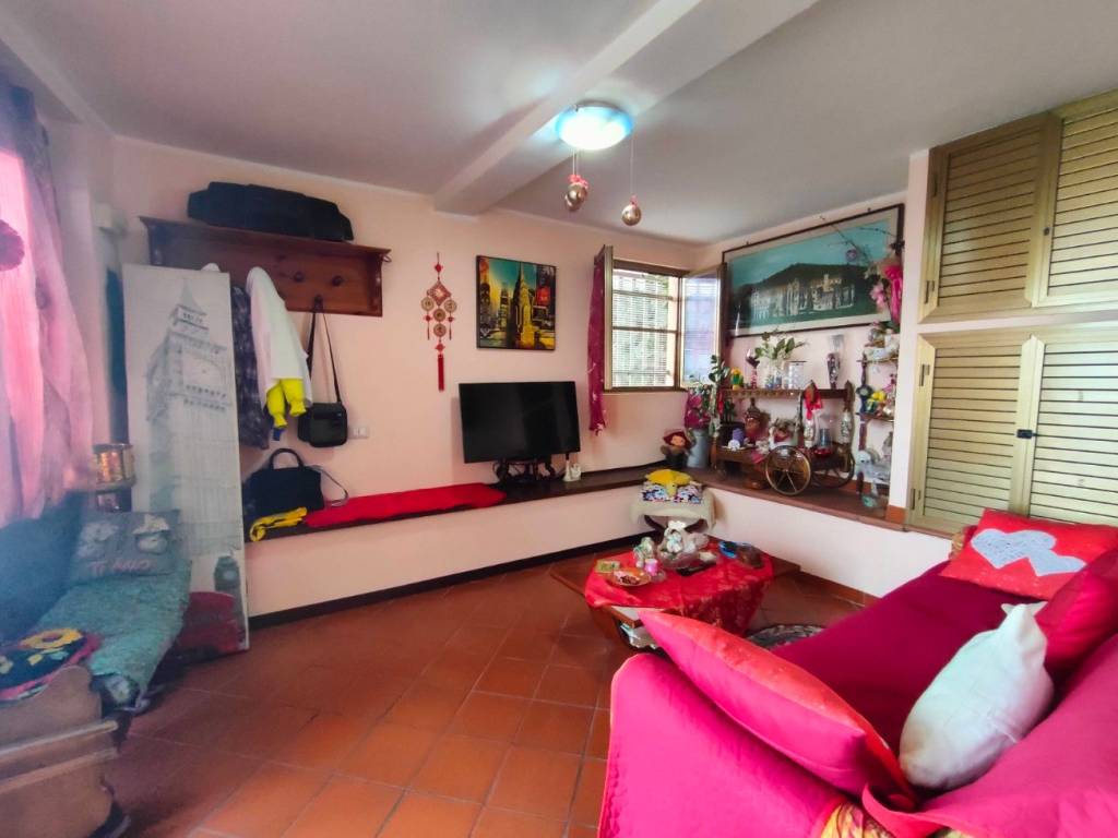 casa indipendente in vendita ad Alatri in zona Tecchiena