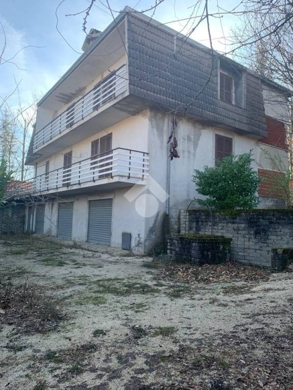 casa indipendente in vendita ad Alatri