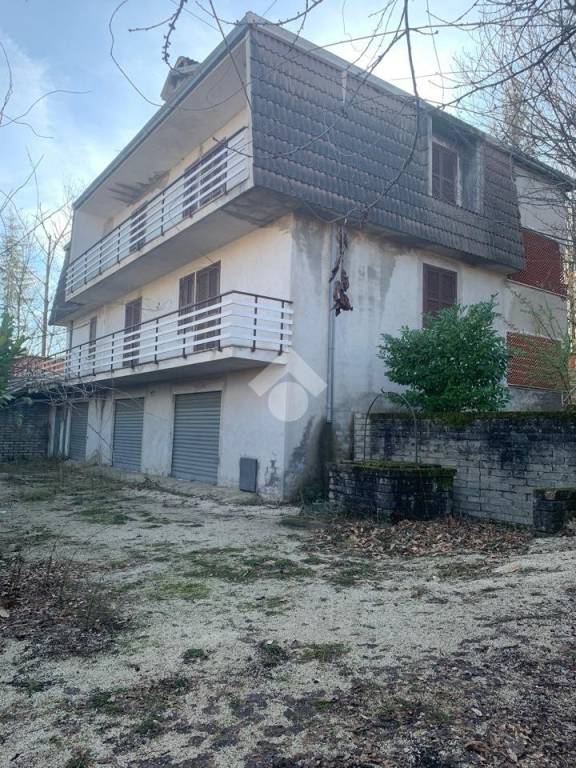 casa indipendente in vendita ad Alatri