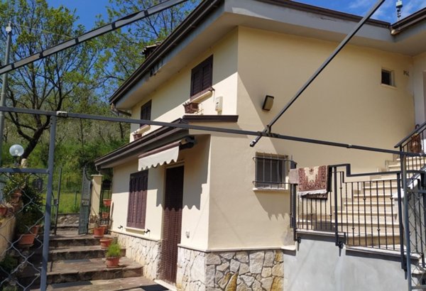 casa indipendente in vendita ad Alatri