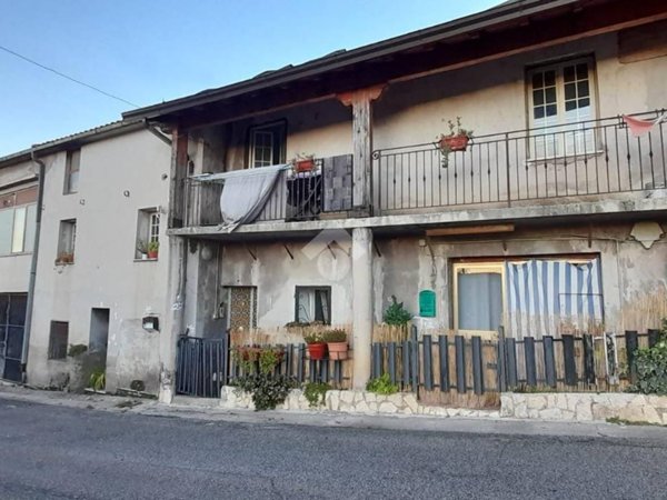 casa indipendente in vendita ad Alatri