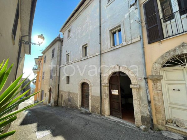 casa indipendente in vendita ad Alatri
