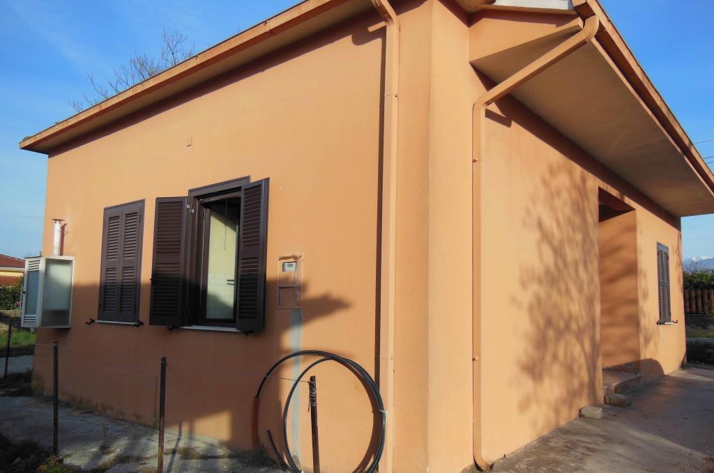 casa indipendente in vendita ad Alatri