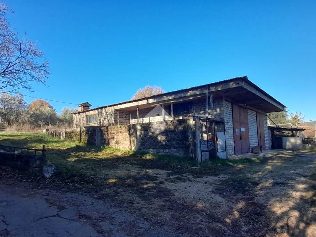 casa indipendente in vendita ad Alatri