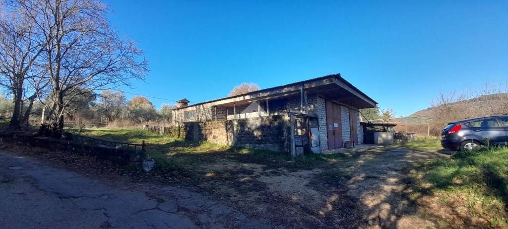 casa indipendente in vendita ad Alatri