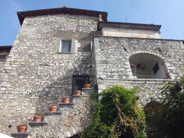 casa indipendente in vendita ad Alatri
