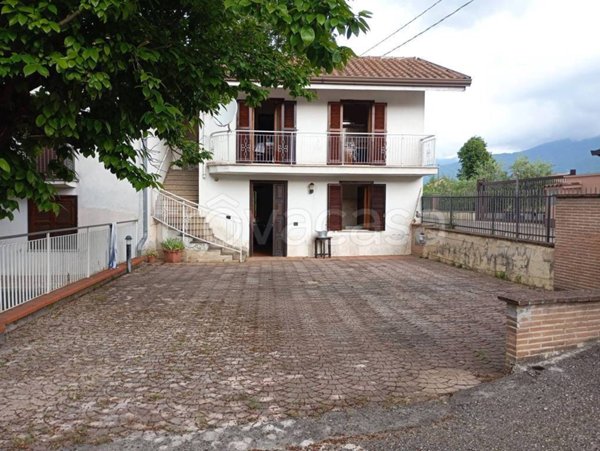 casa indipendente in vendita ad Alatri