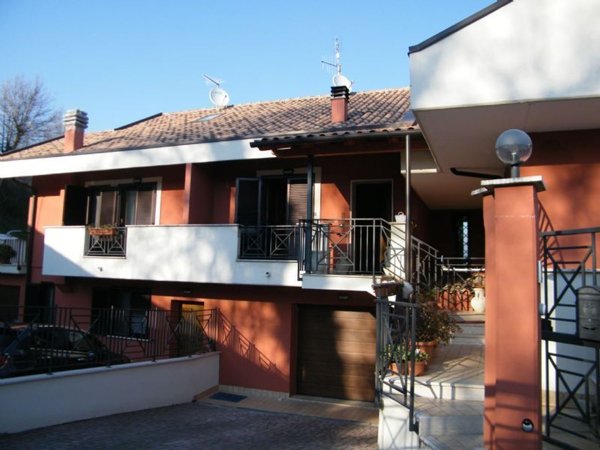 casa indipendente in vendita ad Alatri