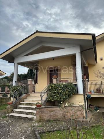 casa indipendente in vendita ad Alatri