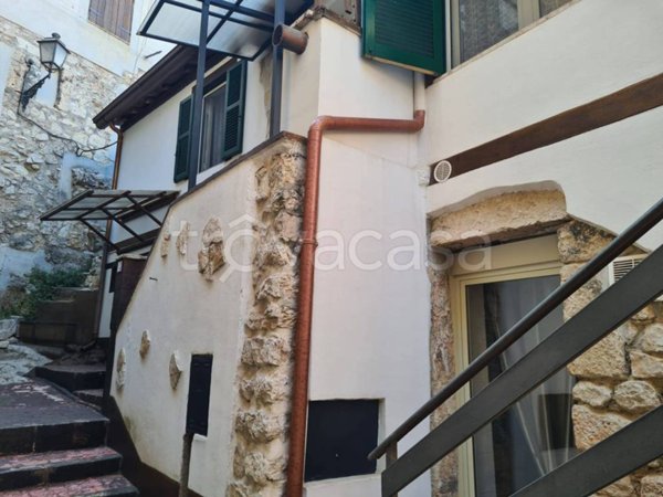 casa indipendente in vendita ad Alatri