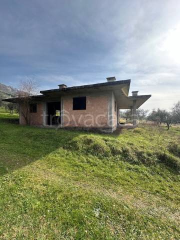 casa indipendente in vendita ad Alatri