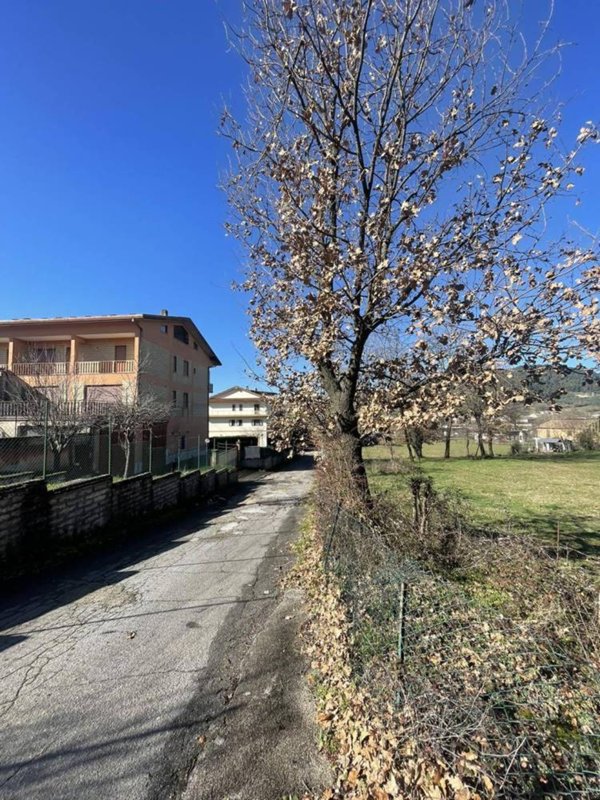 locale commerciale in vendita ad Alatri