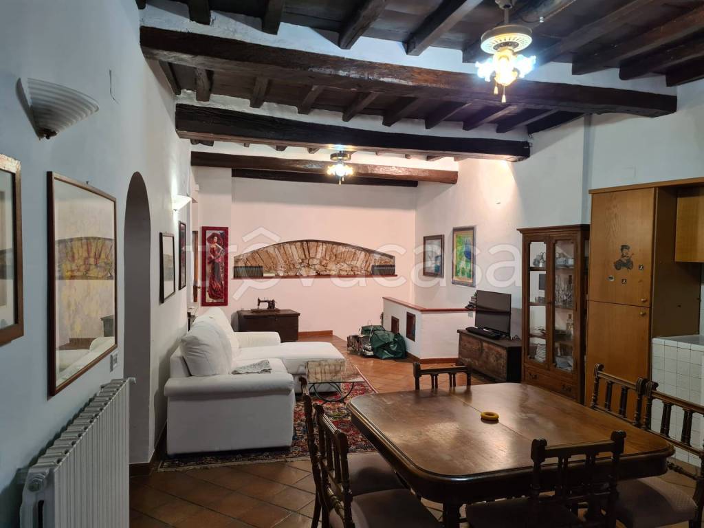 casa indipendente in vendita ad Alatri