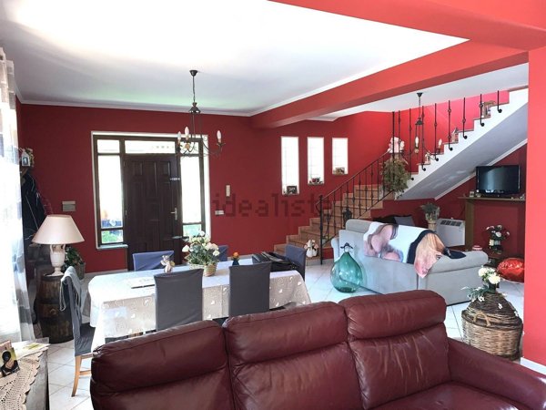 casa indipendente in vendita ad Alatri