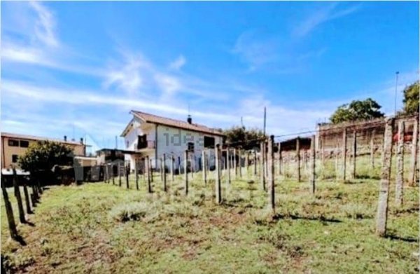 casa indipendente in vendita ad Alatri