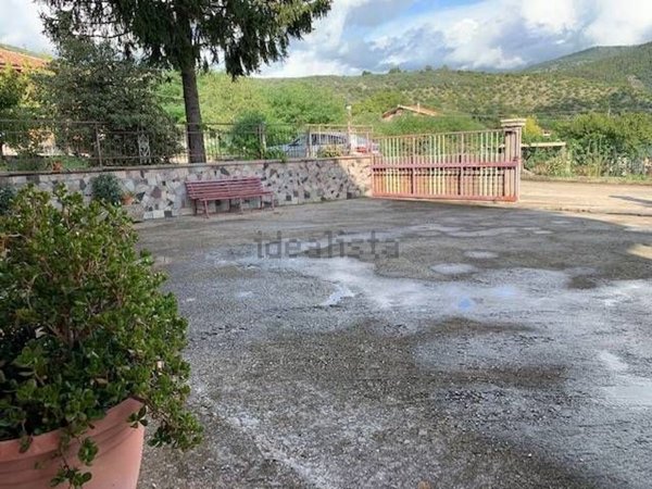 casa indipendente in vendita ad Alatri