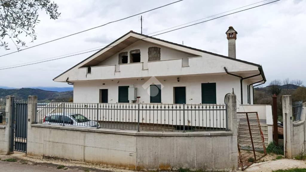casa indipendente in vendita ad Alatri