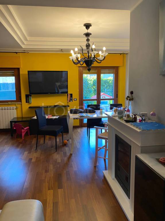 casa indipendente in vendita ad Alatri