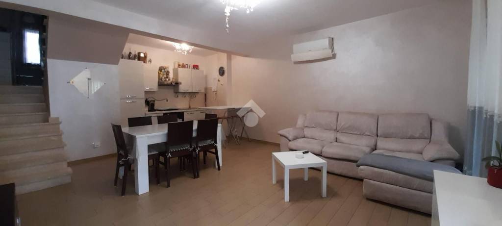 casa indipendente in vendita ad Alatri