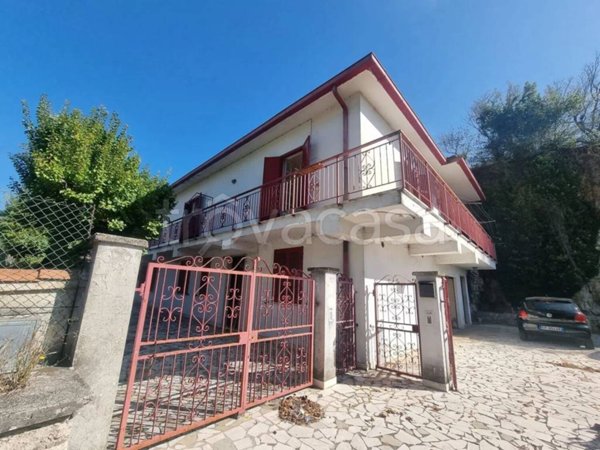 casa indipendente in vendita ad Alatri