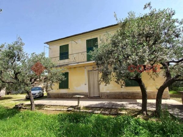 casa indipendente in vendita ad Alatri