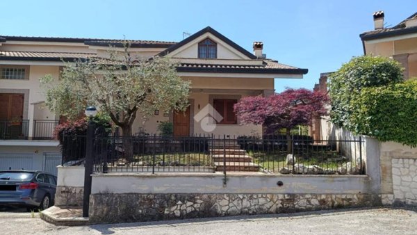 casa indipendente in vendita ad Alatri