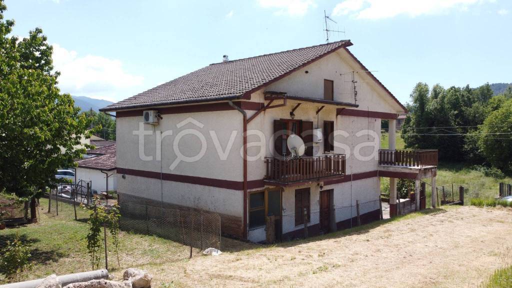 casa indipendente in vendita ad Alatri