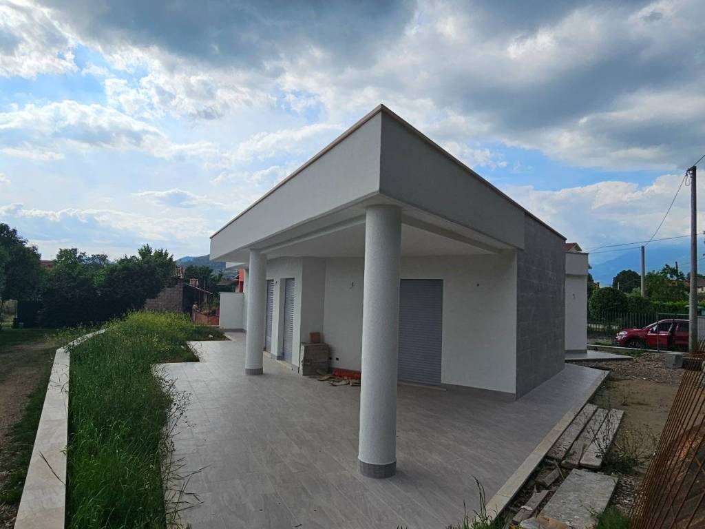 casa indipendente in vendita ad Alatri