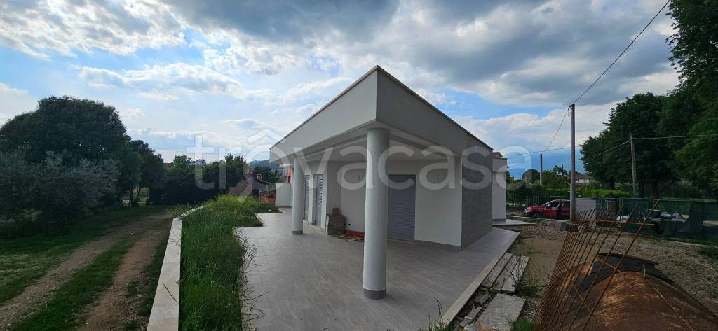 casa indipendente in vendita ad Alatri