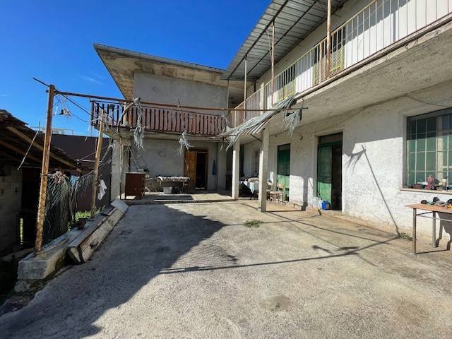 casa indipendente in vendita ad Alatri
