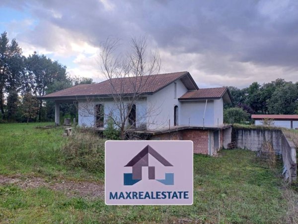 casa indipendente in vendita ad Alatri