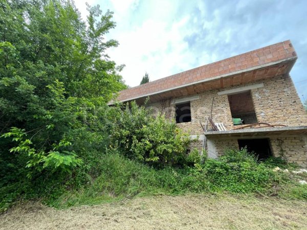 casa indipendente in vendita ad Alatri