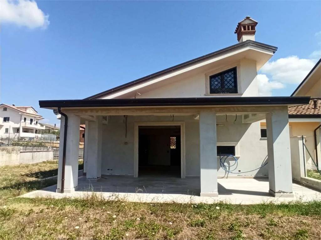 appartamento in vendita ad Alatri in zona Tecchiena