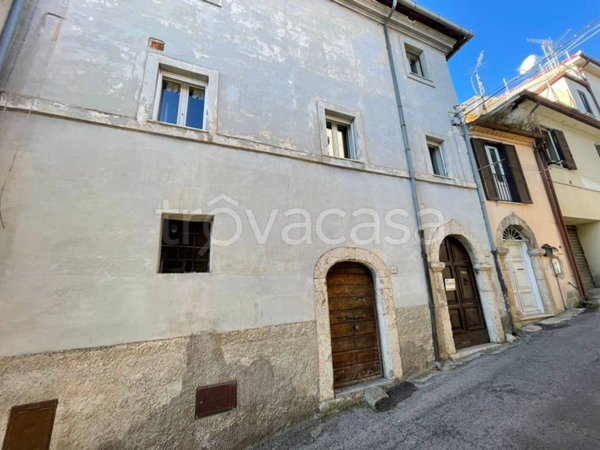 casa indipendente in vendita ad Alatri