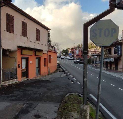 negozio in vendita ad Alatri