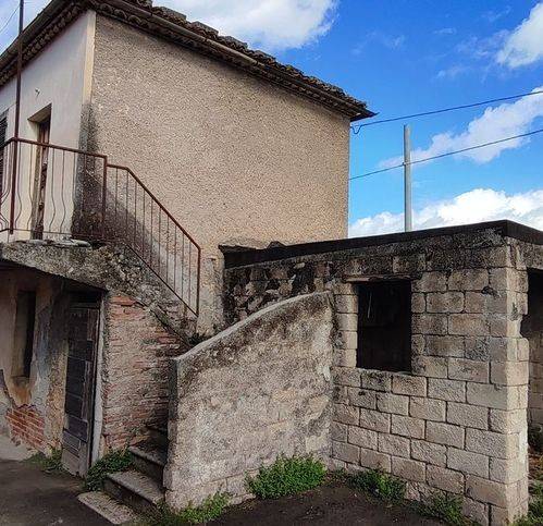 casa indipendente in vendita ad Alatri