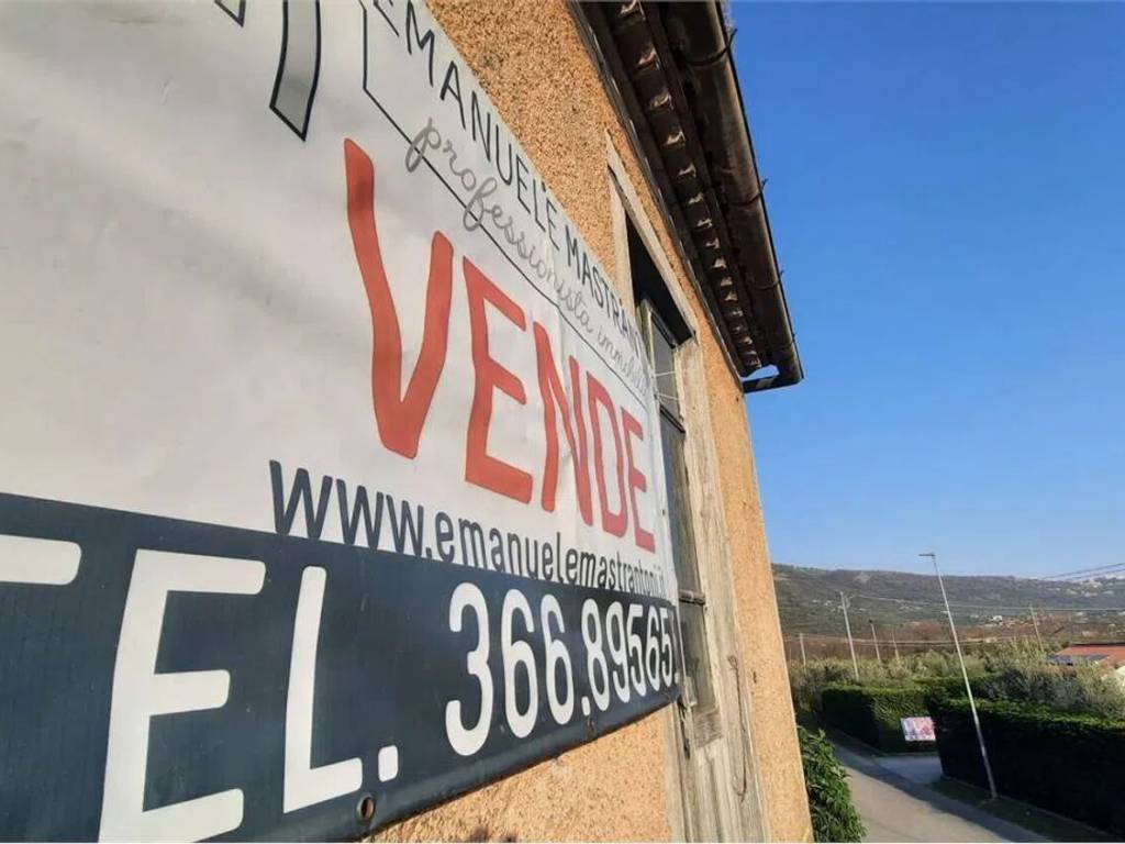 casa indipendente in vendita ad Alatri