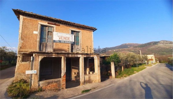 casa indipendente in vendita ad Alatri