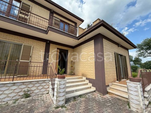 casa indipendente in vendita ad Alatri