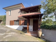 casa indipendente in vendita ad Alatri