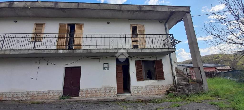 casa indipendente in vendita ad Alatri